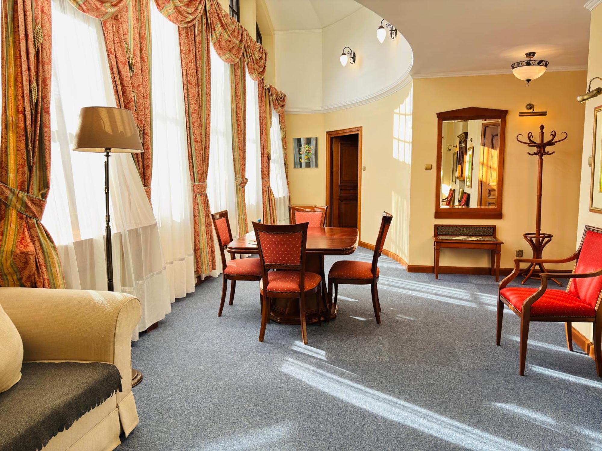 Hotel Opera Сопот Экстерьер фото